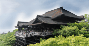 Read more about the article 2025년 최신 교토에서 꼭 가봐야 할 명소 TOP 10