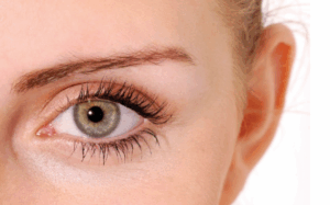 Read more about the article 백내장 증상 많이 발생하는 시기 치료 방법